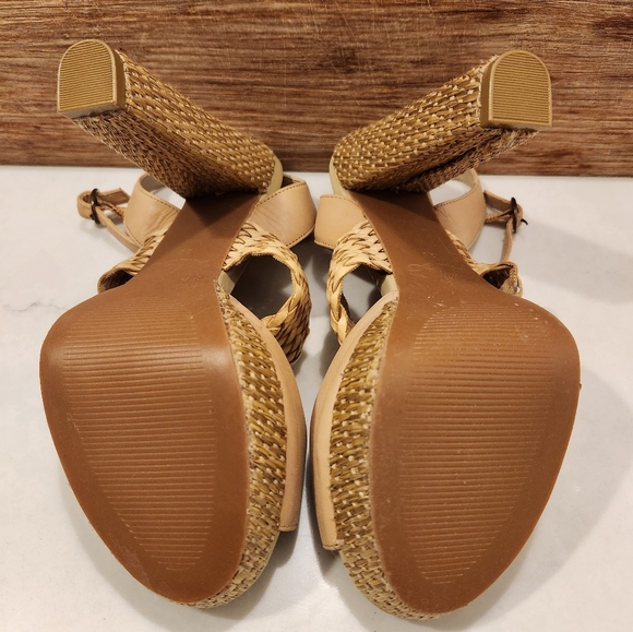 (EUC) Aldo platform sandal heels. - Picture 5 of 5